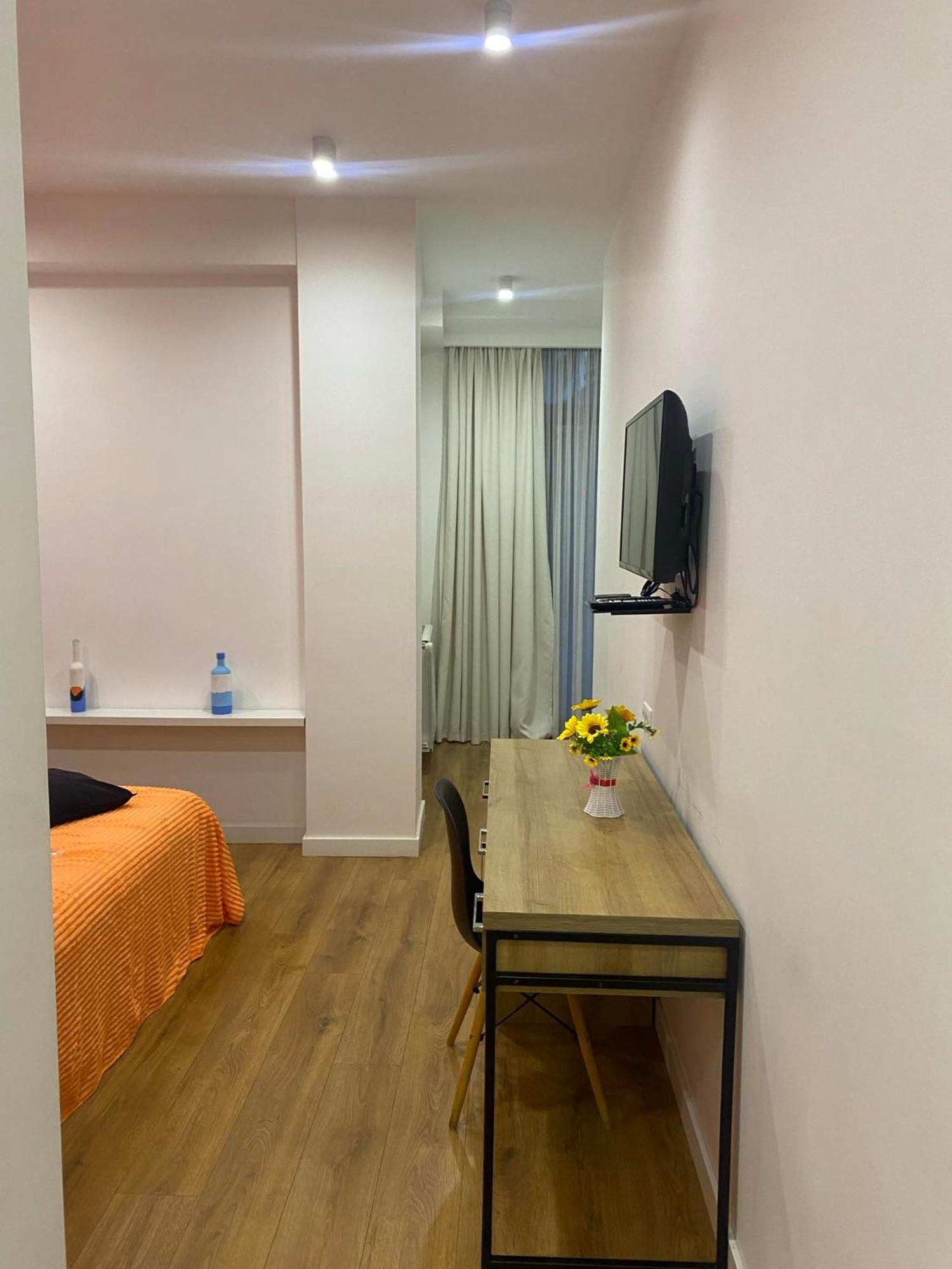 Vere Side Hotel Tbilisi Bagian luar foto