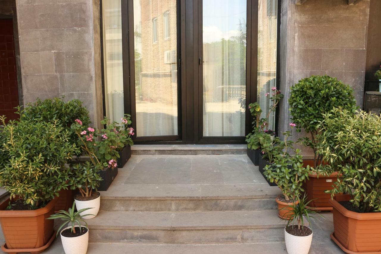 Vere Side Hotel Tbilisi Bagian luar foto