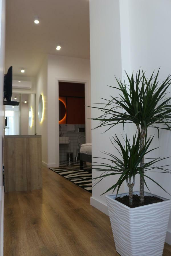 Vere Side Hotel Tbilisi Bagian luar foto